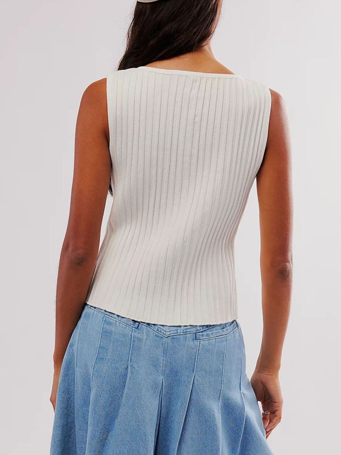 Women’s Buttoned Sleeveless Ribbed Knit Top – Versatile & Stretchy