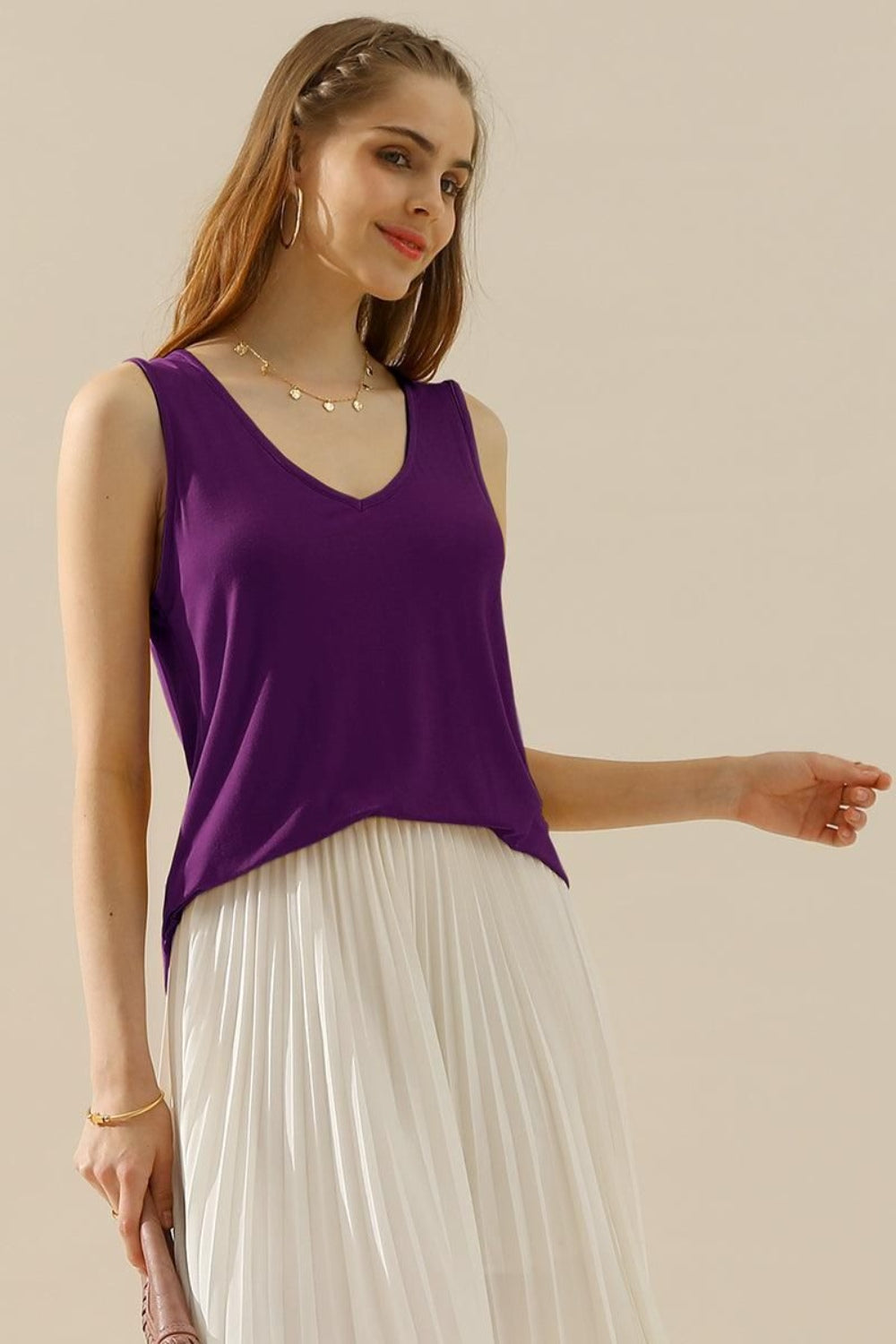 V-Neck Curved Hem Tank – Casual Comfort with a Chic Twist