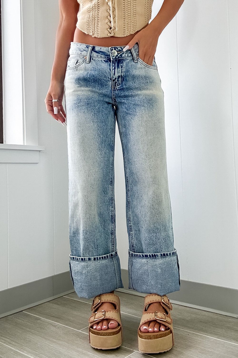 Cuffed Wide-Leg Washed Jeans – No Stretch, Classic Denim Look