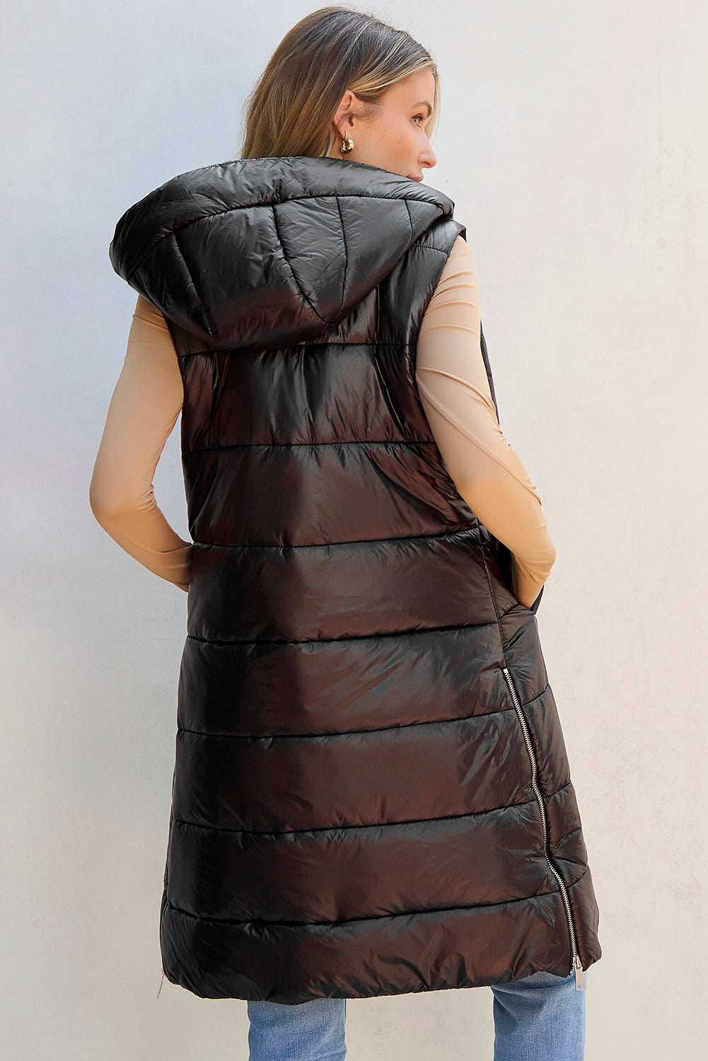 Longline Puffer Vest with Lined Interior – Sleek Sleeveless Layering Essential