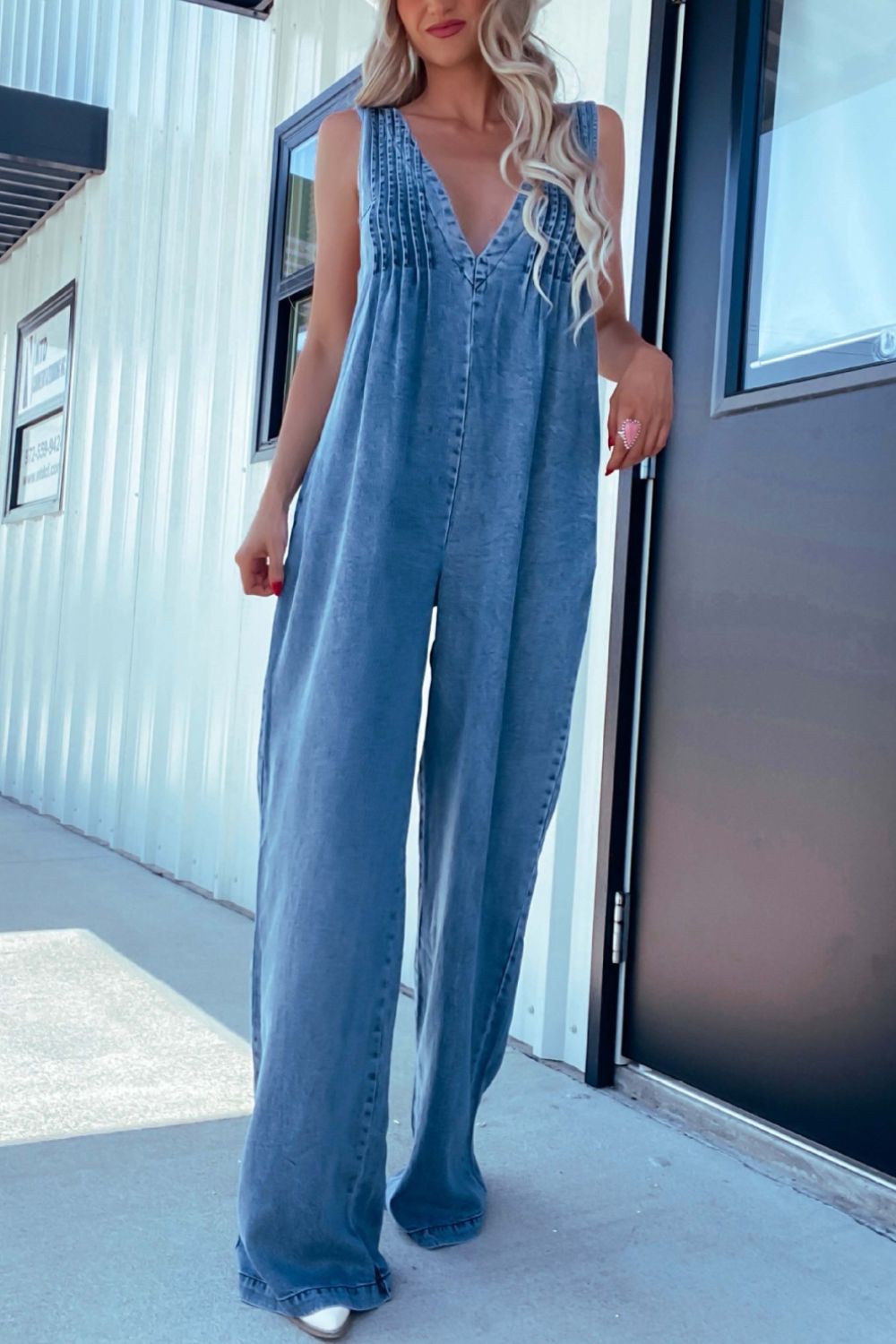 Women’s V-Neck Wide-Leg Washed Denim Jumpsuit – Effortless & Trendy