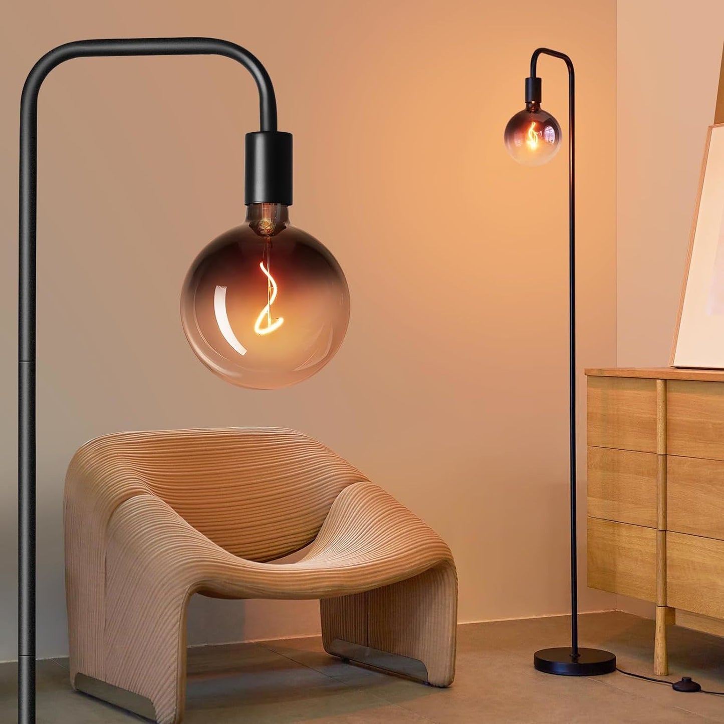 Minimalist LED Floor Lamp with Globe Bulb – Warm Ambient Lighting for Modern Living Rooms and Bedrooms