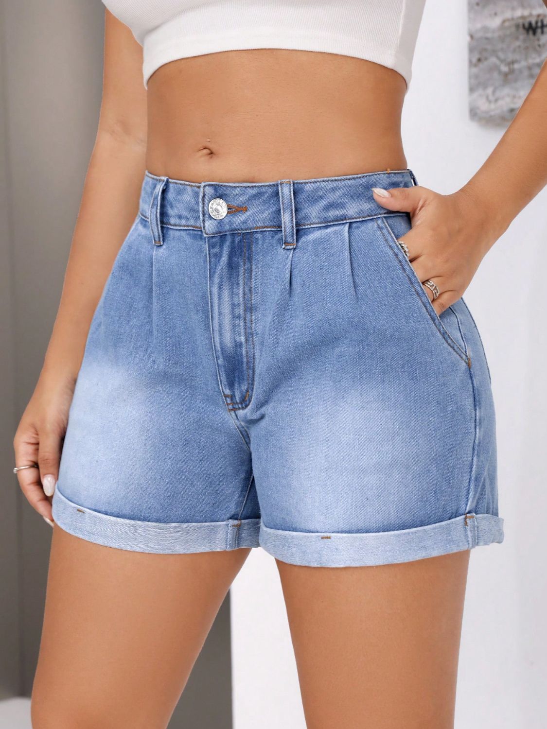 High-Waist Cuffed Denim Shorts – Buttoned & Pocketed